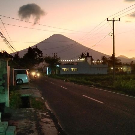 Mesari Homestay & Warung アメッド エクステリア 写真