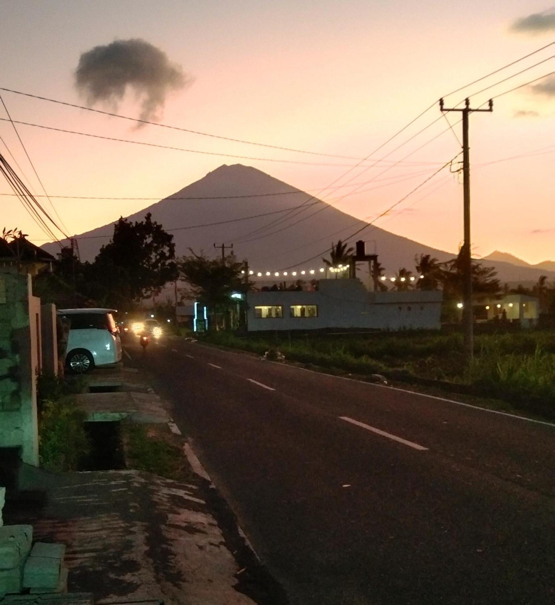 Mesari Homestay & Warung アメッド エクステリア 写真
