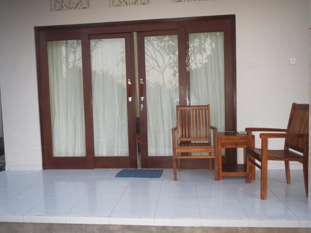 Mesari Homestay & Warung アメッド エクステリア 写真