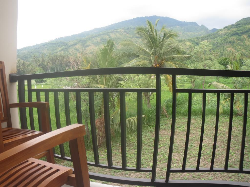Mesari Homestay & Warung アメッド エクステリア 写真