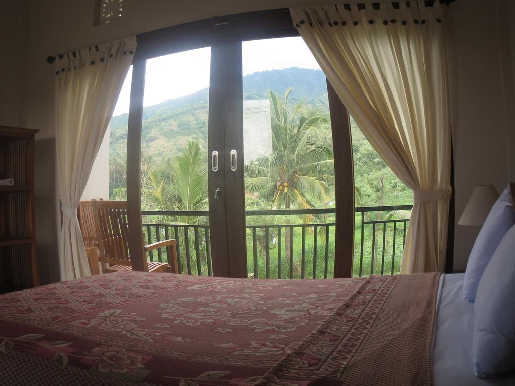Mesari Homestay & Warung アメッド エクステリア 写真