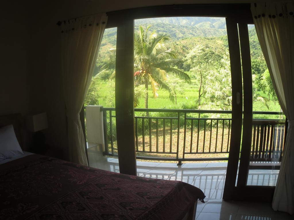 Mesari Homestay & Warung アメッド エクステリア 写真