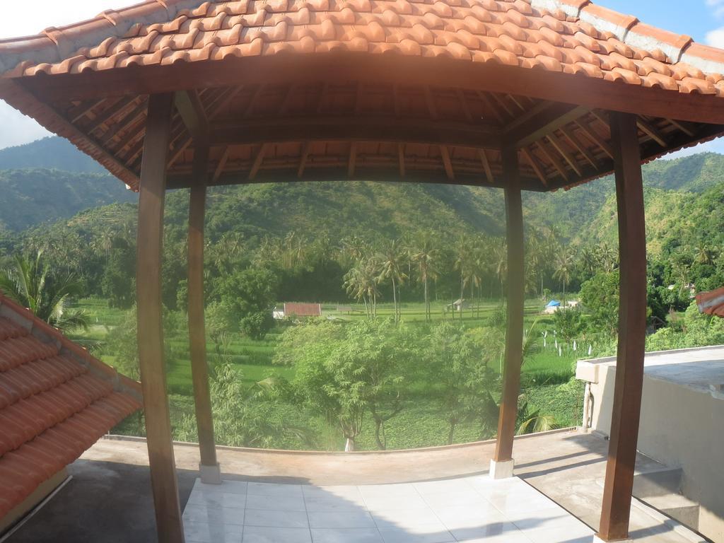 Mesari Homestay & Warung アメッド エクステリア 写真