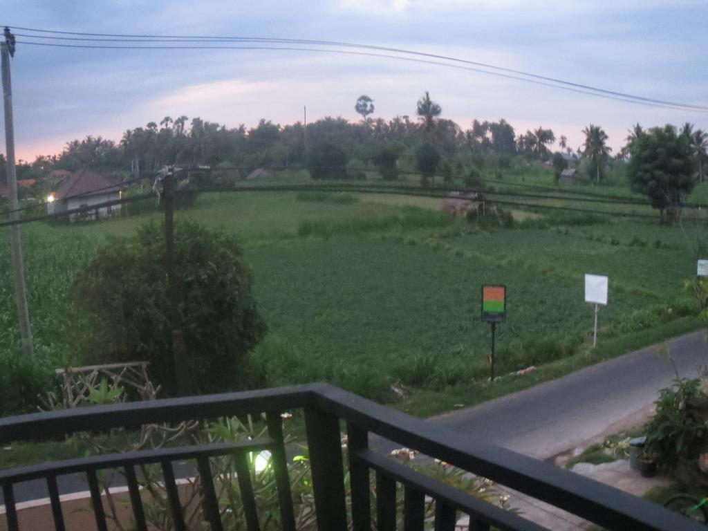Mesari Homestay & Warung アメッド エクステリア 写真