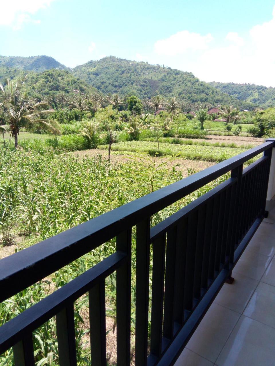 Mesari Homestay & Warung アメッド エクステリア 写真